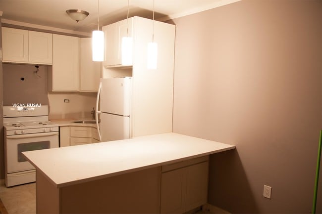 Building Photo - 2084 Valentine Ave