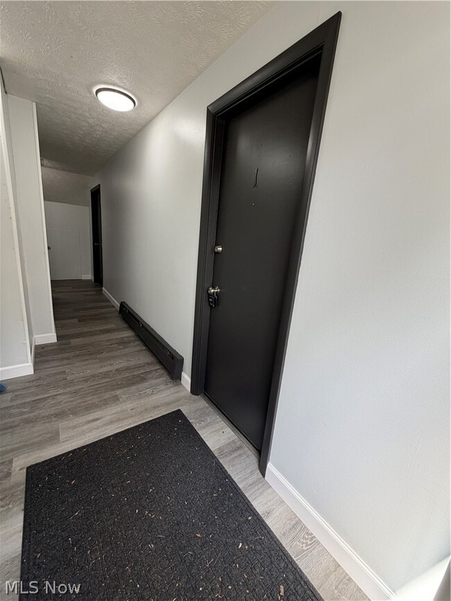 Building Photo - 21 Wayne St SE