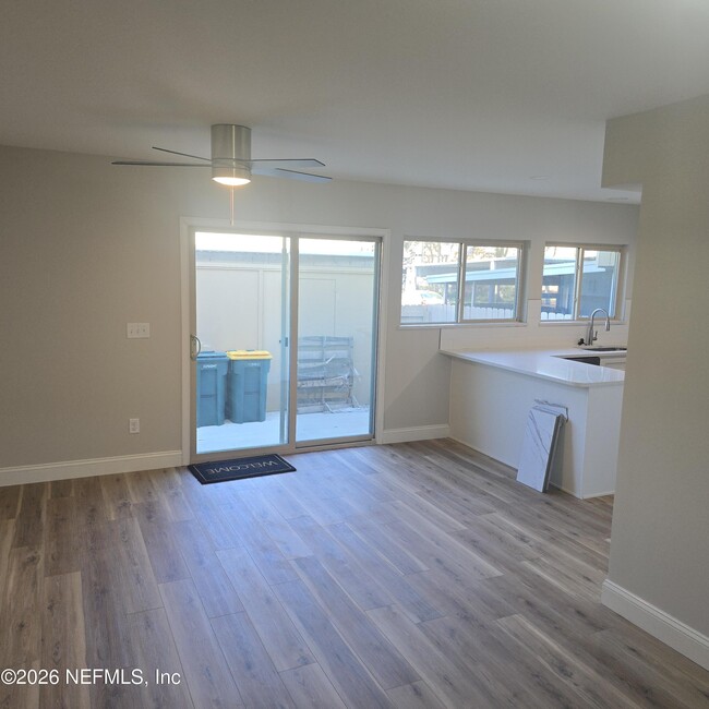 Foto del edificio - 8205 Kensington Square