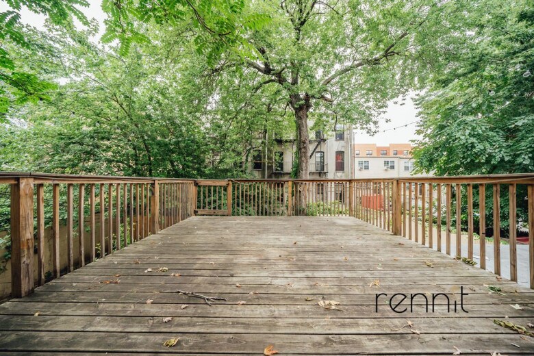 Primary Photo - 1160 Halsey St