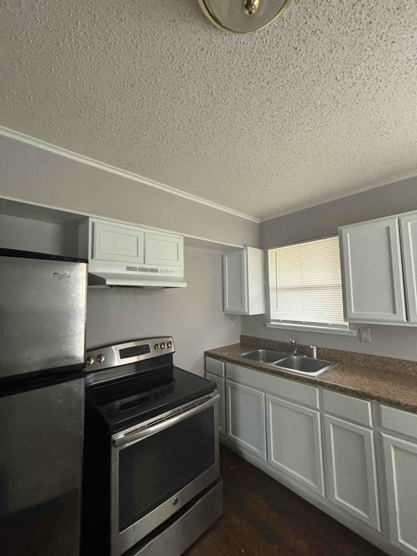 Building Photo - 801 Roseanne Dr