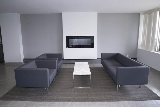 Building Photo - 111-131 Notch Hill Road