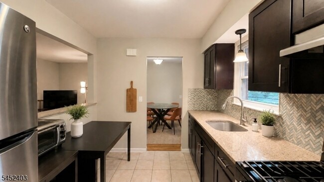 Building Photo - 43 Conforti Ave