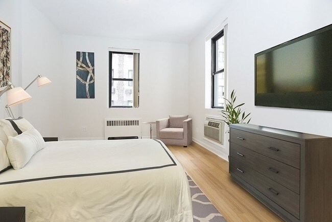 Foto del edificio - 314 W 58th St