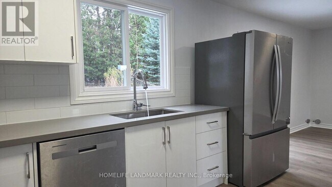 Photo du bâtiment - 37 Annamaria Dr