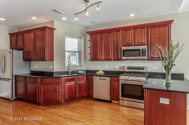 Foto del edificio - 4936 S Champlain Ave