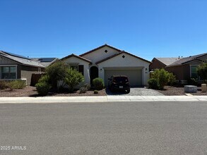 Building Photo - 813 S 107th Dr
