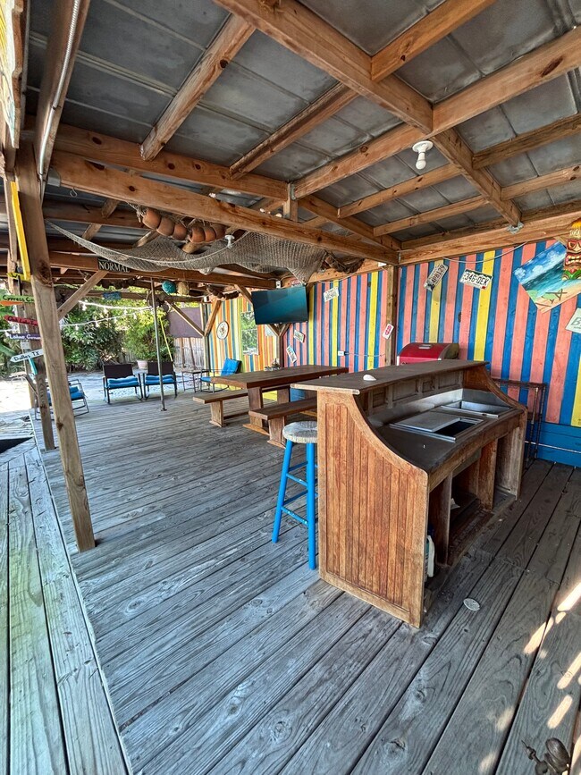 Building Photo - 2 Bed/1 Bath