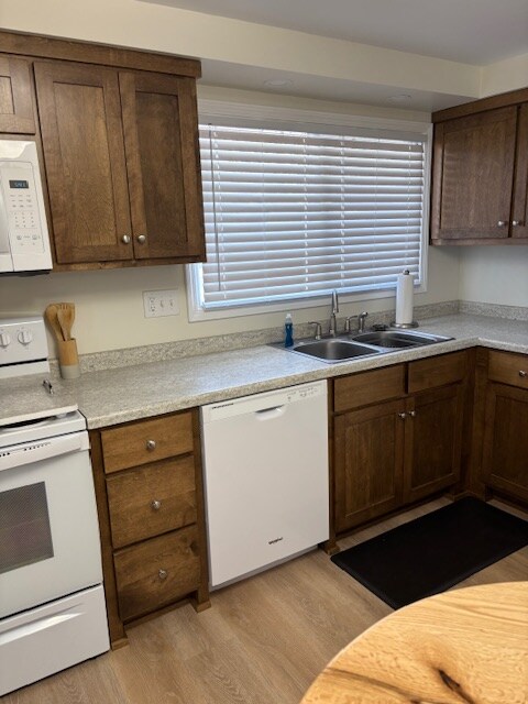 Foto del edificio - 428 Laverne Dr