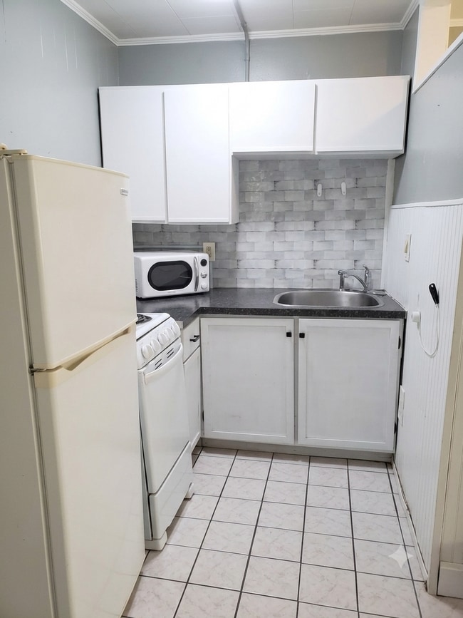Building Photo - 164 Tradewinds Dr NW