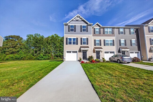 Foto del edificio - 6364 Pebblebrook Dr