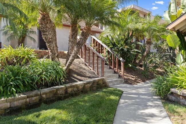 Building Photo - 109 Avenida Las Brisas