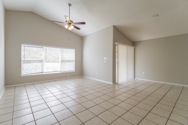 Building Photo - 1802 Meadow Pond Way