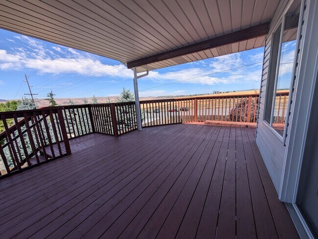 Foto del edificio - Gorgeous 3 Bedroom 2 Bath Condo - Deck with a View!