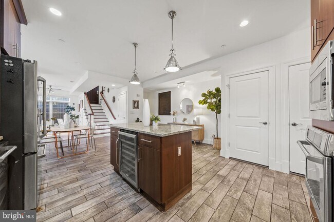 Building Photo - 1401 5th St NW
