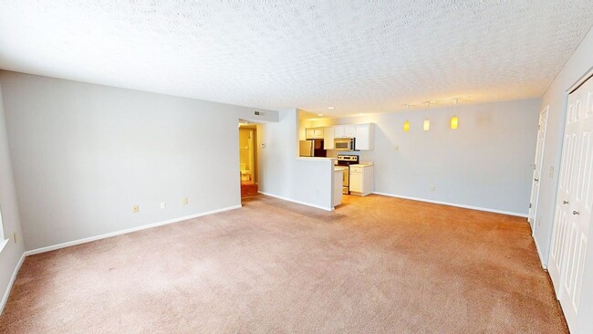 Building Photo - 5485 Garden Ridge