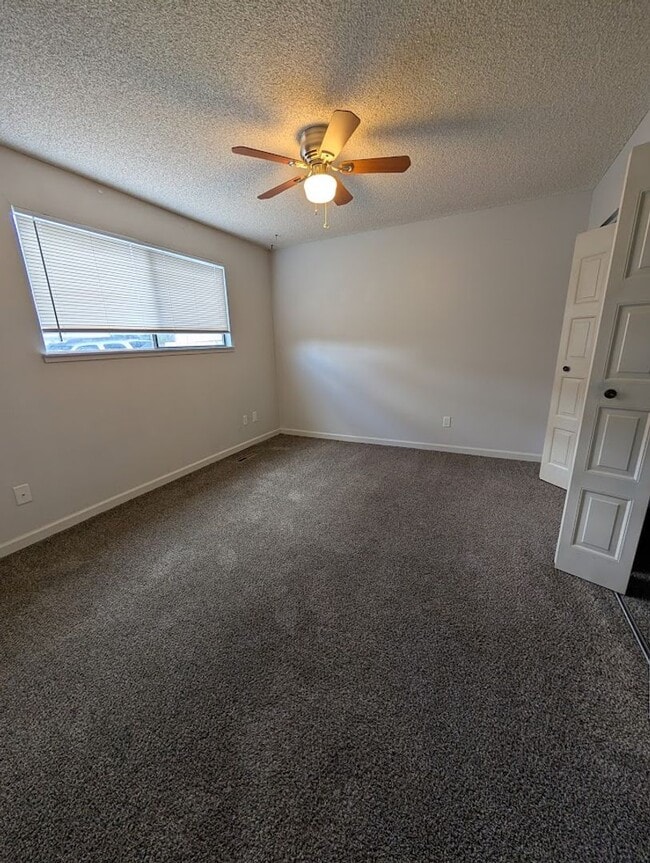 Building Photo - 3525 Country Club Dr