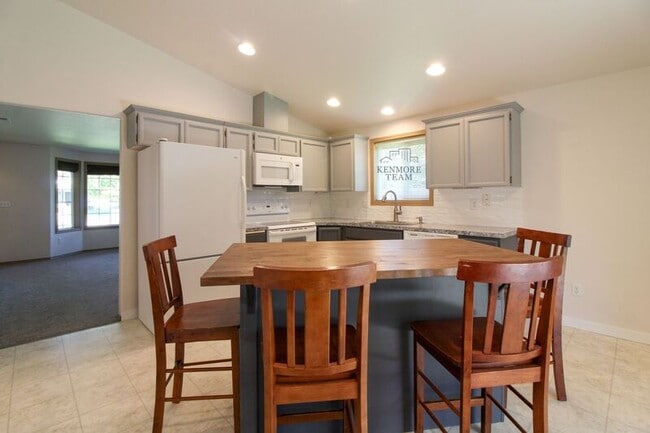 Foto del edificio - 7712 Thetis Dr