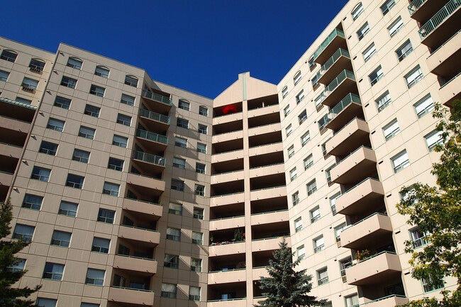 Building Photo - Pineridge Place