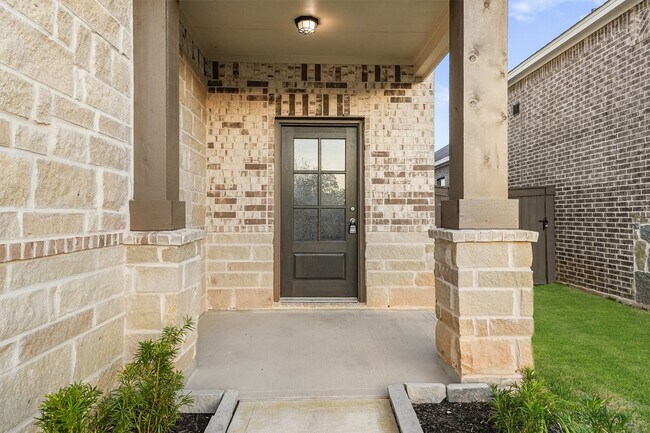 Foto del edificio - 19111 Hazel Firs Ln