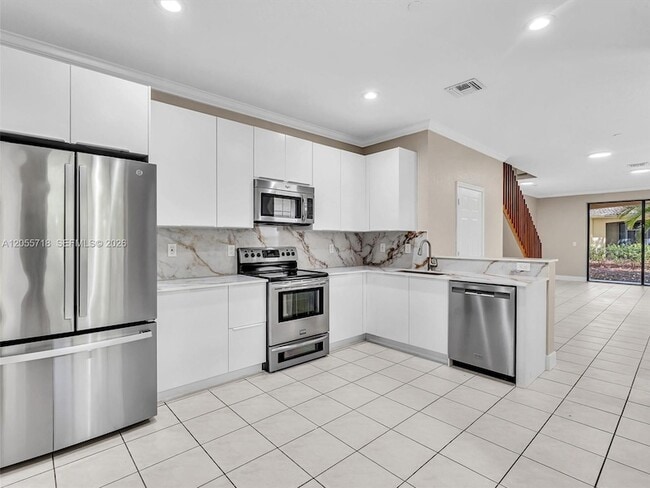 Building Photo - 4283 Vineyard Cir