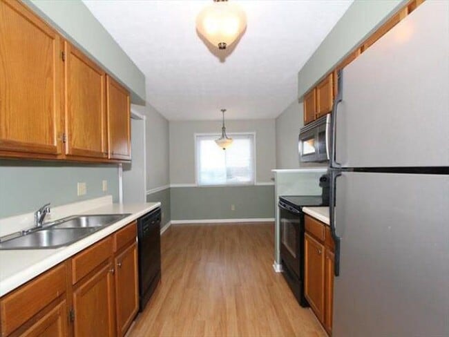 Building Photo - 5047 Tri County View Dr