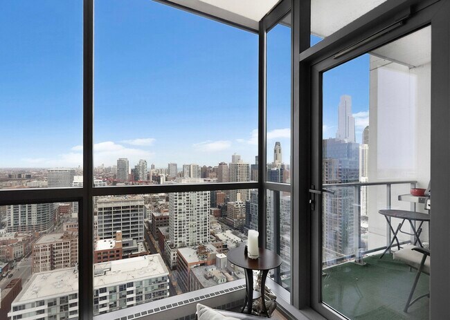 Foto del edificio - 303 W Ohio St