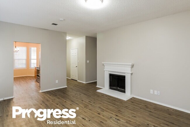 Building Photo - 3917 Overlake Dr