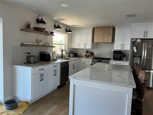 Building Photo - 1455 Fairway Dr