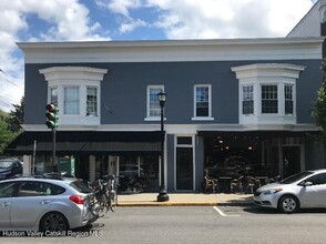 Building Photo - 502 Warren St