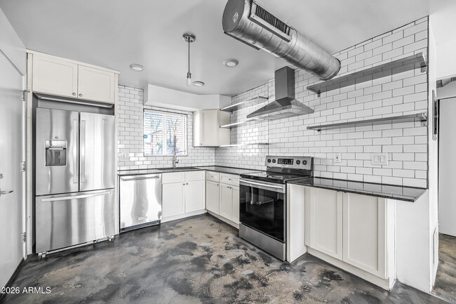 Building Photo - 3601 N 15th Ave