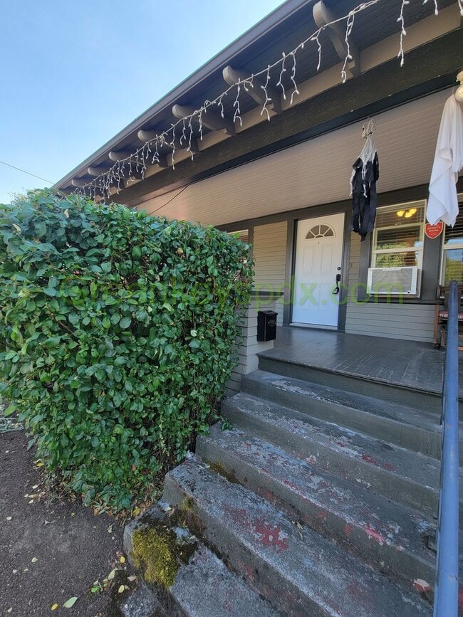 Foto del edificio - Amazing 1-Bedroom Unit in a Side-by-Side D...