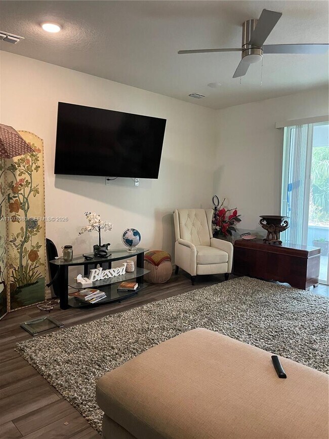 Building Photo - 6157 NW Gatun Dr