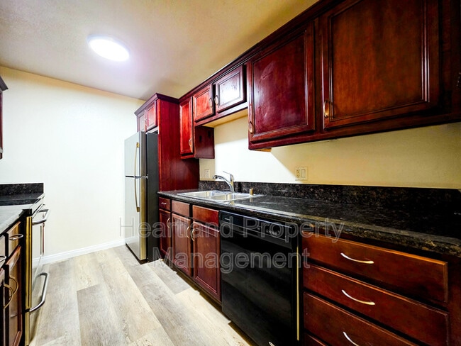 Foto del edificio - 5252 Orange Ave
