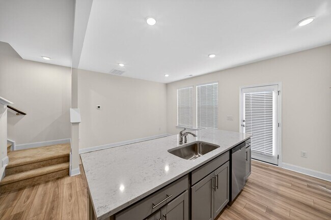 Building Photo - 16 Honeydew Wy