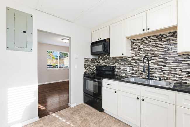 Building Photo - 1506-1506 110th St S