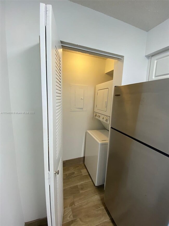 Building Photo - 12148 Saint Andrews Pl