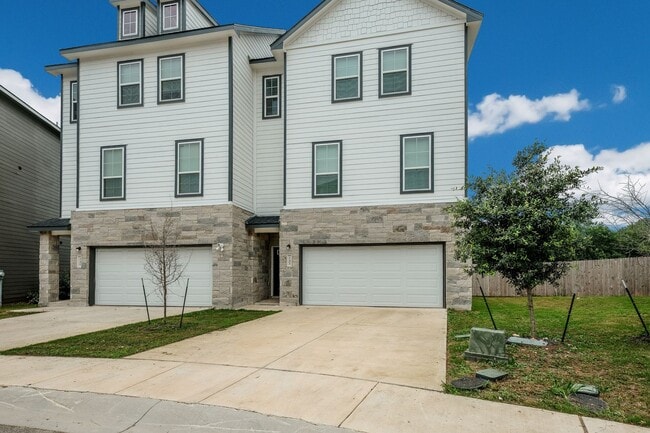 Photo - Spacious & Modern 3/3.5 in The Preserve at... Townhome