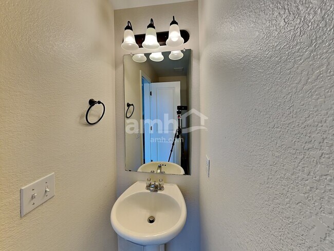 Foto del edificio - 5546 Malta St