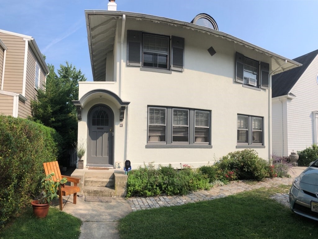 Primary Photo - 19 Valley Rd