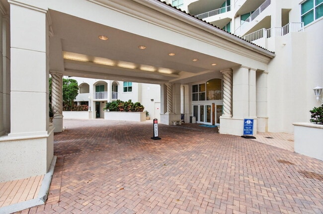 Building Photo - 3700 S Ocean Blvd