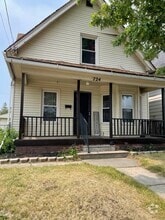 Building Photo - 724 Spencer St