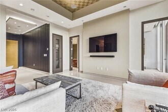 Building Photo - 3750 S Las Vegas Blvd