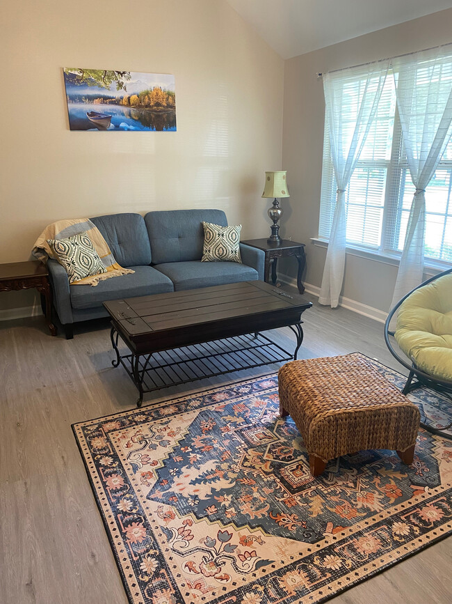Foto del edificio - Room in House on Rucker Cliff Dr