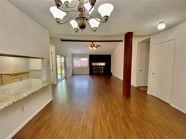 Foto del edificio - 1808 Serenade Ln