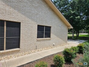 Building Photo - 3901 Chisholm Trail