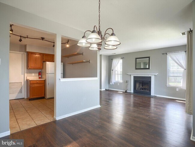 Building Photo - 110 Mews Dr