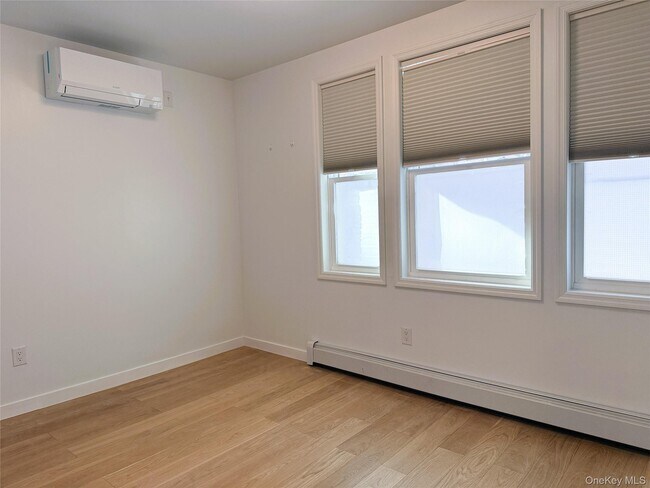 Foto del edificio - 48-23 44th St