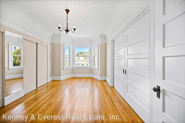 Foto del edificio - 2 br, 1 bath House - 61 Central #7