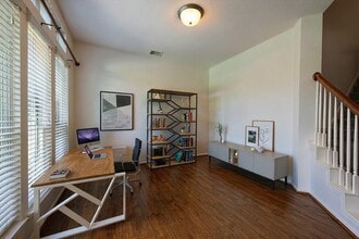 Building Photo - 2606 Waterbrook Ln